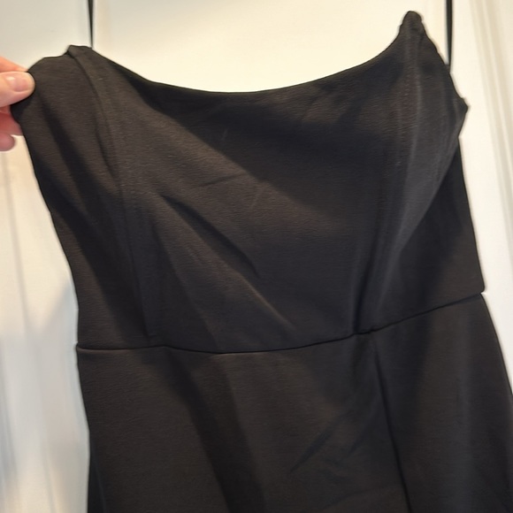Worn once to wedding in March 2024. Black strapless size L hello Molly dress. - Picture 2 of 5